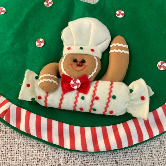 Christmas Tree Skirt 2 Christmas Stockings Gingerbread Man Accent - Picture 4 of 11